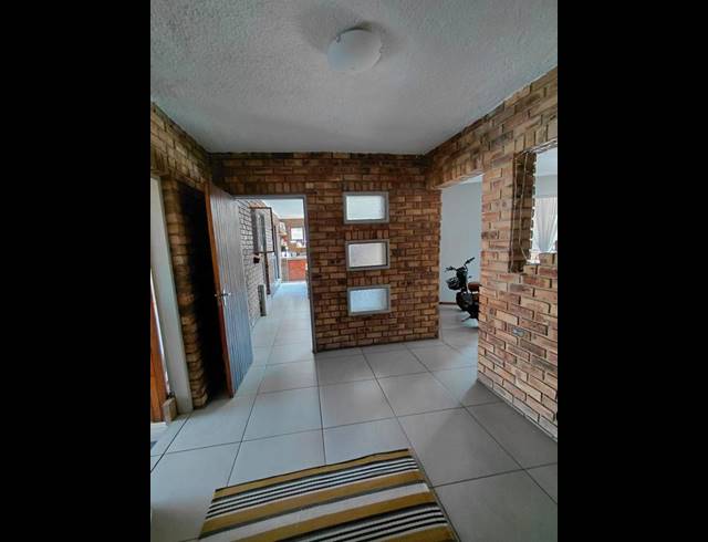 4 BEDROOM HOUSE FOR SALE IN VANDERBIJLPARK SE 4